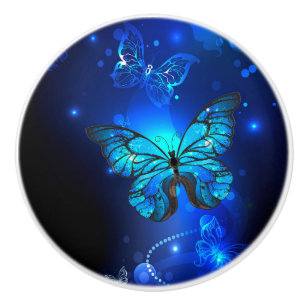 Morpho Butterfly im dunklen Hintergrund Keramikknauf