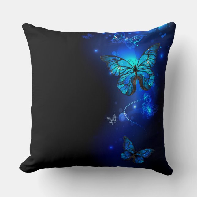 Morpho Butterfly in the Dark Background Kissen (Vorderseite)