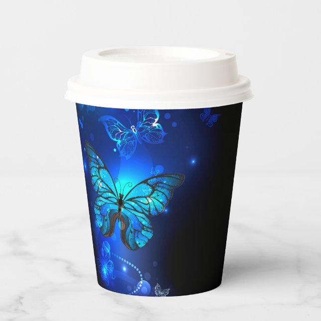 Morpho Butterfly in the Dark Background Pappbecher (Vorderseite)