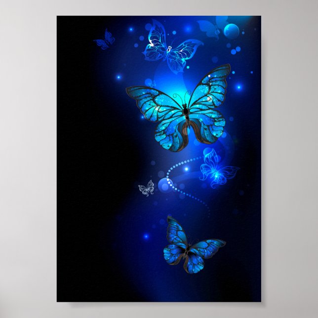 Morpho-Schmetterling im dunklen Hintergrund Poster (Vorne)