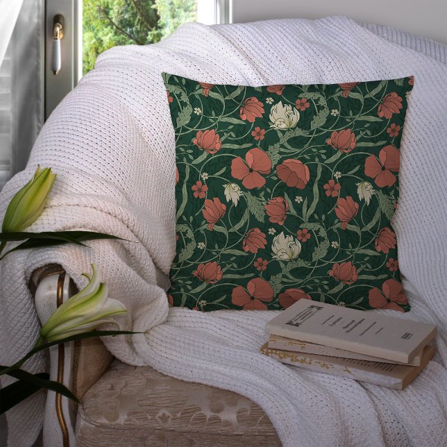 Morris Garden Green & Red Floral Kissen (Von Creator hochgeladen)