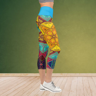 Mosaik Kaleidoskop-Blume Gelb Blau und Rot Leg Capri Leggings