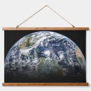 Mosaikbild des Planeten Erde mit 3 Hurrikanen Wandteppich Mit Holzrahmen