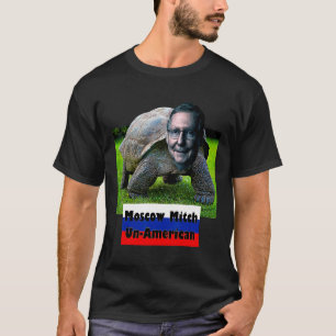 Moscow Mitch ist eine unamerikanische Turtle Flag T-Shirt