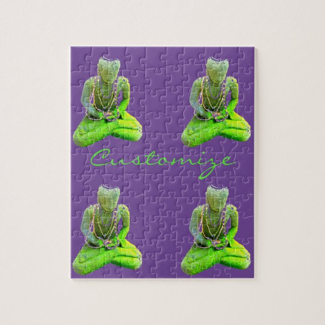 Mossy Green Buddha meditiert Thunder_Cove (Vertikal)