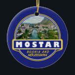 Mostar Bosnien und Herzegowina Reisetitelemblem Keramik Ornament<br><div class="desc">Mostar Retrodesign im Stil eines Emblems. Es ist bekannt für die ikonische Stari Most (Alte Brücke),  eine rekonstruierte mittelalterliche Bogenbrücke.</div>