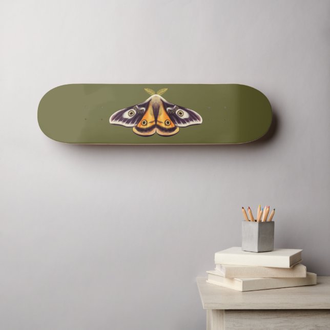 Moth Insect Art Goblincore Saturnia Witchy Green Skateboard (Wandkunst (Horz))