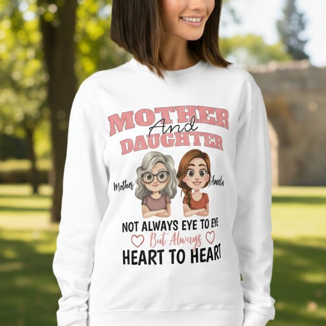 Mother Daughter Hearts Connected Across Distance Sweatshirt (Von Creator hochgeladen)