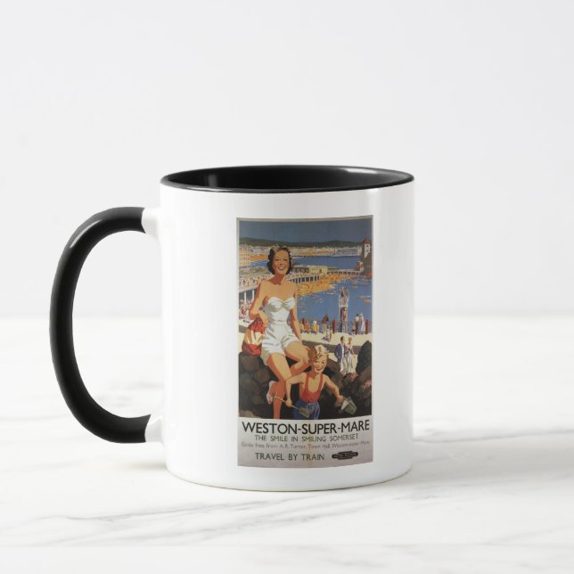 Mother & Son on Beach Railposter Tasse (Links)