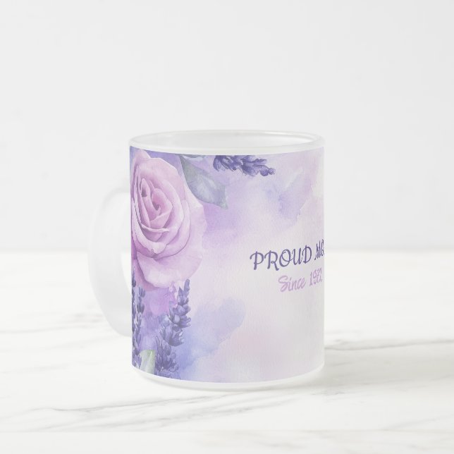 Mother's Day Mug Text "MOM" "Since 1972" Mattglastasse (Vorderseite Links)