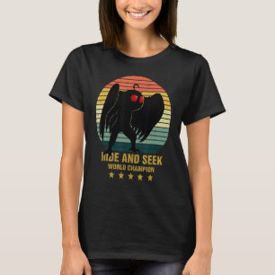 Mothman versteckt sich und sucht den Weltmeister C T-Shirt