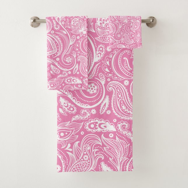 Motif cachemire blanc sur rose (En situation)
