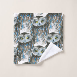 Motif d'aquarelle transparent avec grand hibou