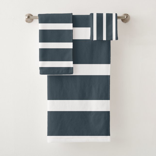 Motif de bandes verticales bleu marine (En situation)