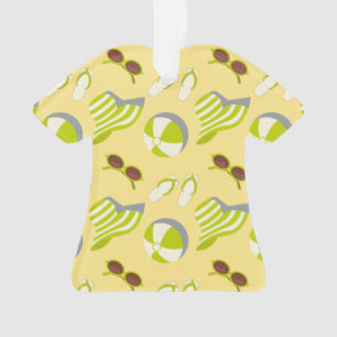 Motif de plage avec lunettes de soleil et casquett