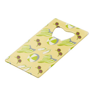 Motif de plage avec lunettes de soleil et casquett