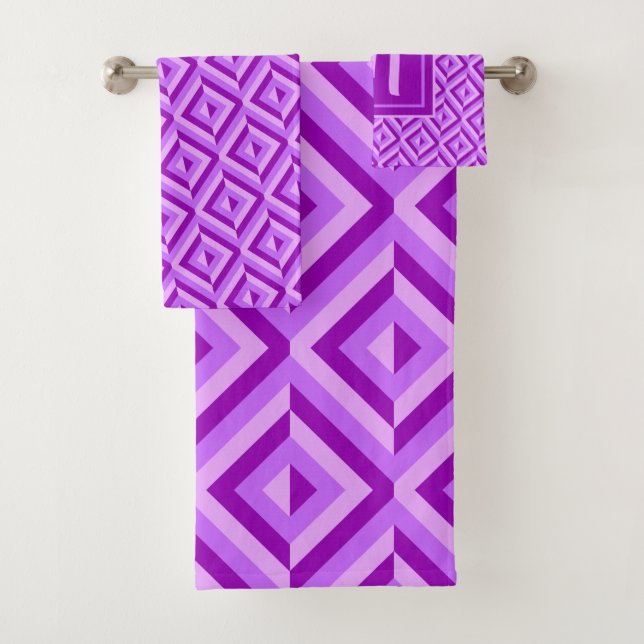 Motif diamant à trois tons violet monogramme (En situation)