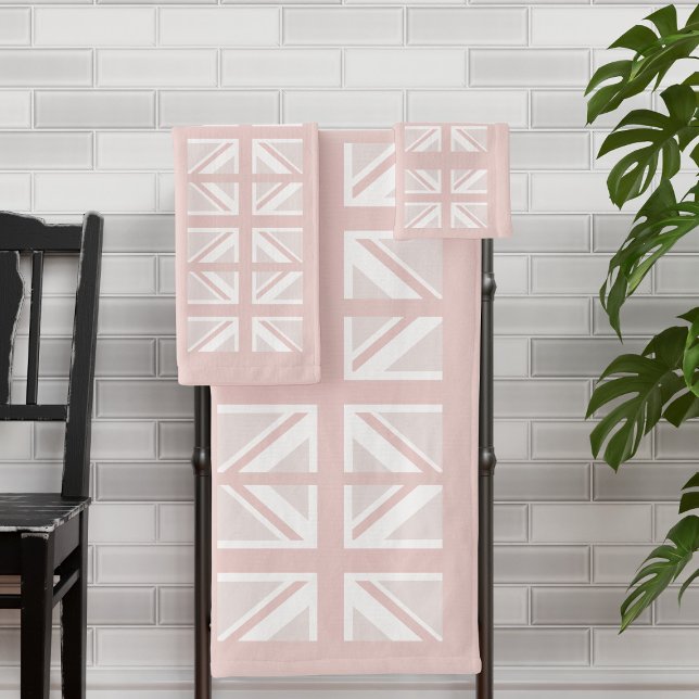 Motif du drapeau Union Jack du Royaume-Uni rose mo (A fun take on the UK flag. Long live bubble baths and bath towels)