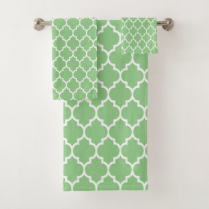 Motif en quatrefoil blanc sur le kit de bain vert