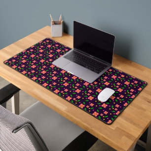 Motif floral sans couture vibrant sur fond violet 