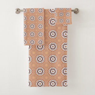 Motif géométrique blanc et brun foncé