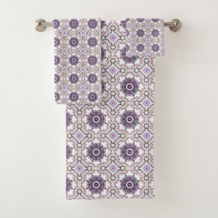 Motif géométrique mandala violet, blanc et gris