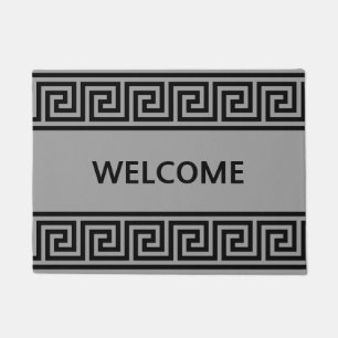 Motif grec élégant sur tapis de porte gris argenté