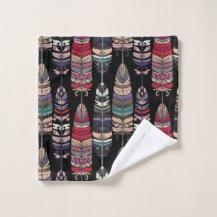 Motif sans couture avec plumes d'oiseaux. L'art tr