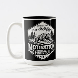 Motivation kommt Ihnen nach Zweifarbige Tasse