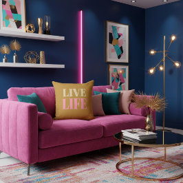 Motivational quote encouraging positivity kissen