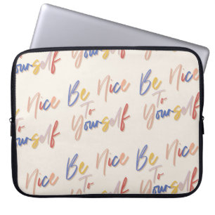 Motivierend Muster in farbenfroher Handzeichnung Laptopschutzhülle