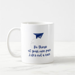 Motivierend Papier-Flugzeug-Zitat schwarz Kaffeetasse