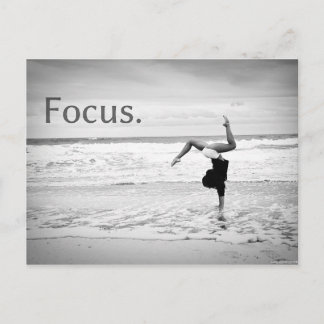 Motivierend Training Beach Focus Handstand Postkarte