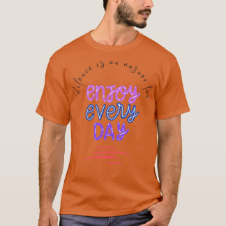 Motivierend Zitate: Schweigen ist eine Antwort auf T-Shirt