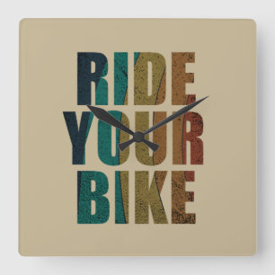 Motivierendes Mountainbike-Zitat - Lustiges Radfah Quadratische Wanduhr