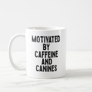Motiviert durch Koffein und Hunde Kaffeetasse