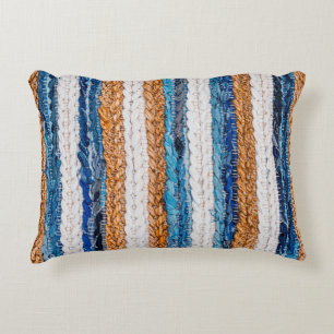 Motley Patchwork Teppich aus Jeans-Stoff, oben Dekokissen