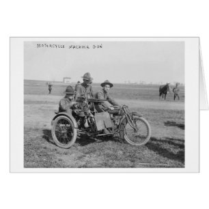 Moto militaire avec Sidecar et Machine Gun
