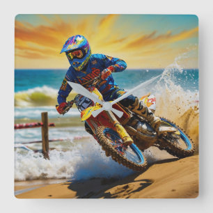 Motocross-Racer beim Beach Race Quadratische Wanduhr