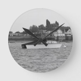 Motor Boat Jane Runde Wanduhr