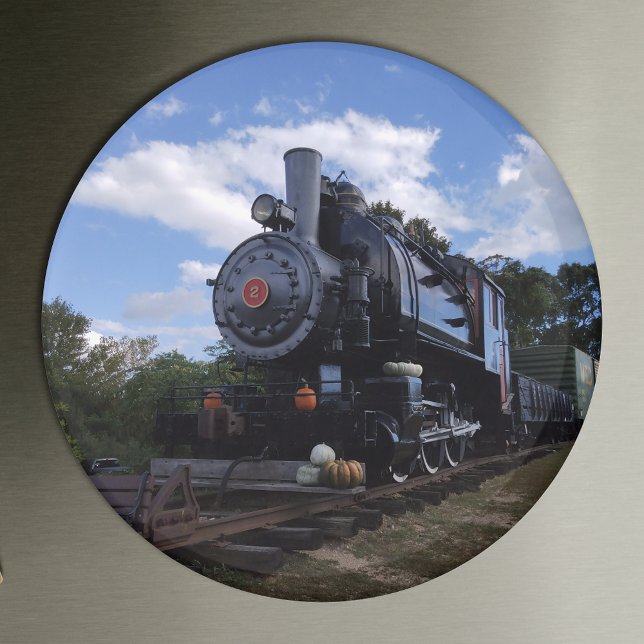 Motor Nummer 2 Magnet (Engine Number 2 Magnet on Steel Fridge)