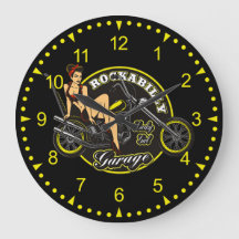 Motorrad Pinup Babe Garage