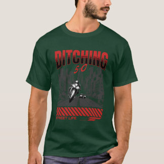 Motorrad rast von einem Streifenwagen weg Freund T-Shirt