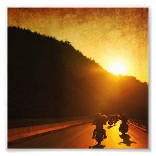 Motorräder bei Sonnenuntergang Fotodruck