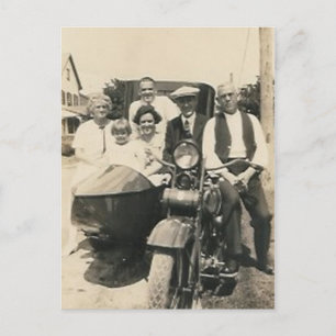 Motorradfamilie und Beiwagen Postkarte