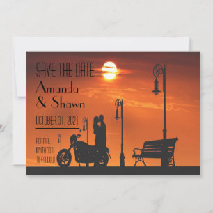 Motorradpaar beim Sonnenuntergang Save the Date Einladung