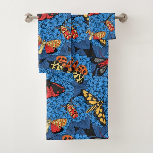 Motten auf blauem Hydrangea Badhandtuch Set (Insitu)