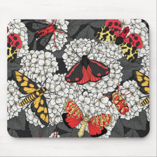 Motten auf weißem Hydrangea Mousepad
