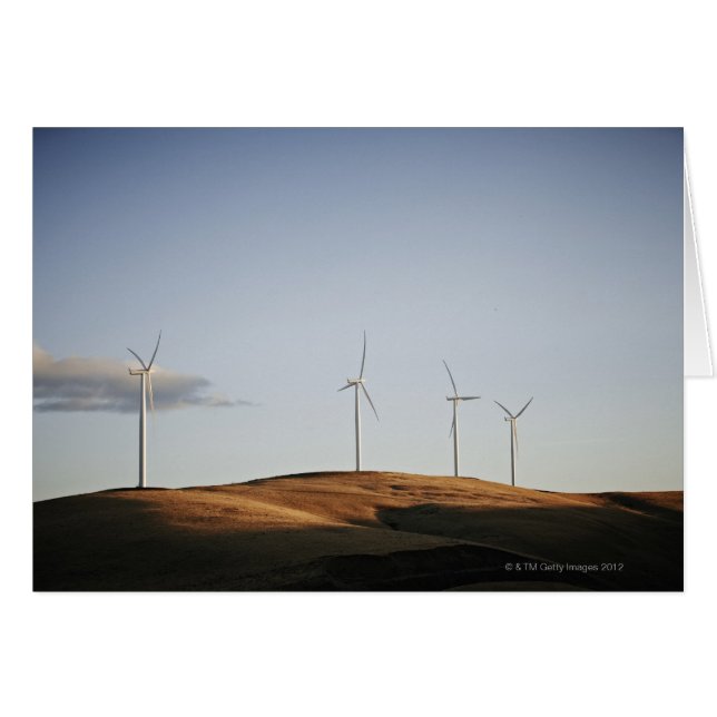 Moulins à vent sur la colline au coucher du soleil (Devant horizontal)