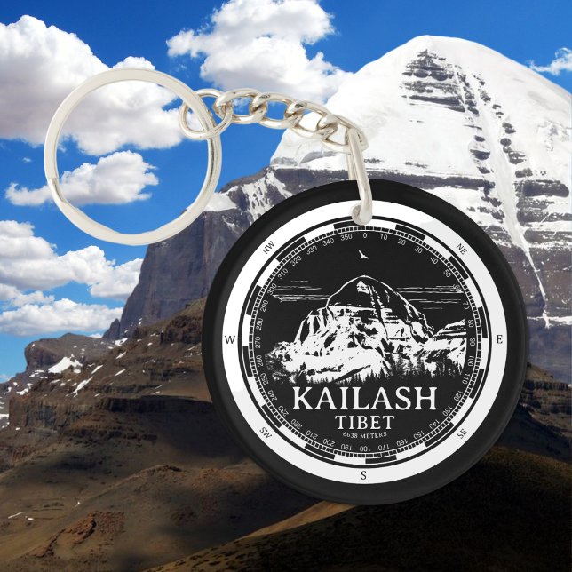 Mount Kailash - Gang Rinpoche Tibet Schlüsselanhänger (Mount Kailash - Gang Rinpoche Keychain in Back with a white compass and mountain illustration)